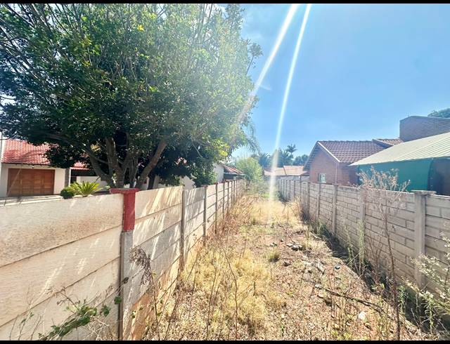 500M² VACANT LAND FOR SALE IN FLORA PARK